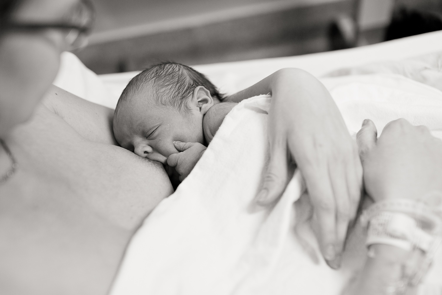 Brand new baby | Lifestyle newborn photography in Winnipeg